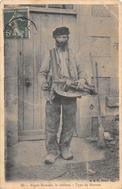 Carte postale ancienne Pierre Bernabe Le Vielleux Type Du Morvan