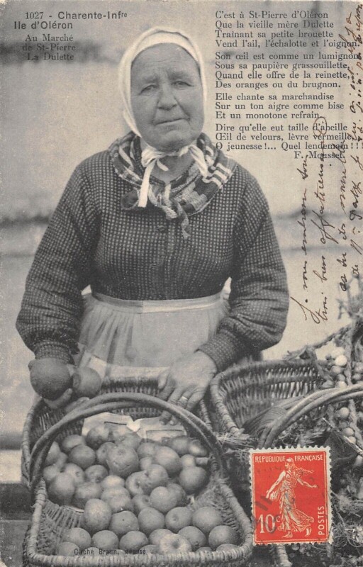 Carte postale ancienne Ile D'Oleron Au Marche De Saint Pierre La Dulette