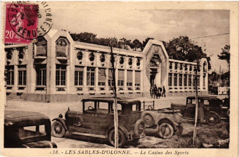 Carte postale ancienne Les Sables-d'Olonne Le Casino des Sports aux Sables-d'Olonne