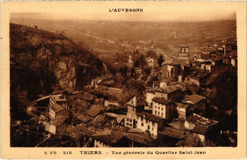 Carte postale ancienne Thiers Vue Generale du Quartier Saint-Jean à Thiers