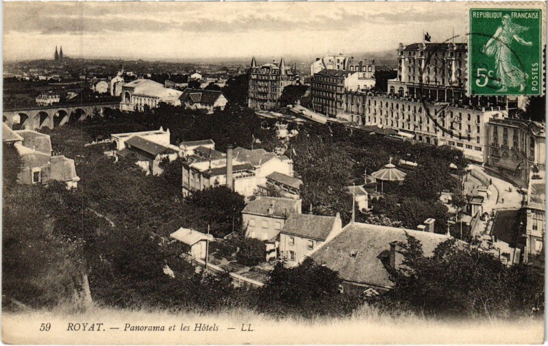 Carte postale ancienne Royat Panorama et les Hotels à Royat