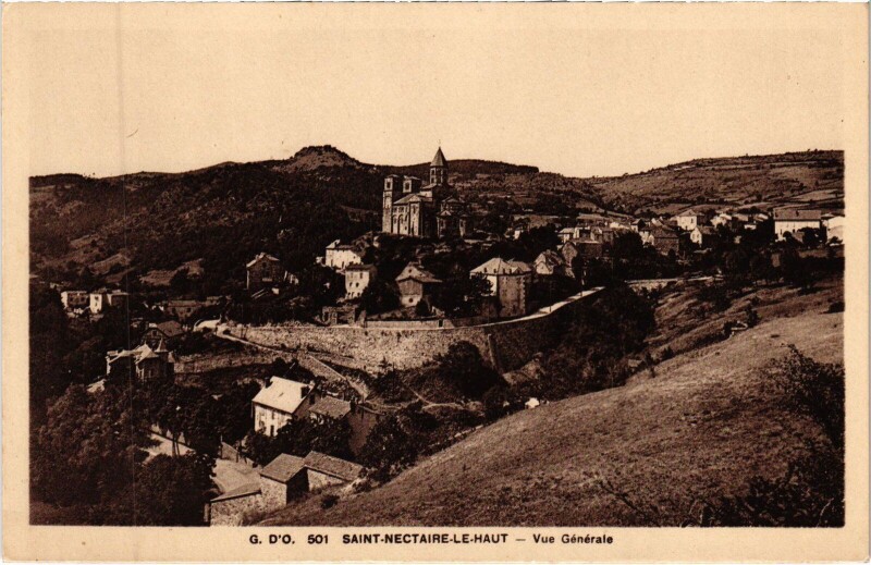 Carte postale ancienne Saint-Nectaire Saint-Nectaire-le-Haut - Vue Generale à Saint-Nectaire