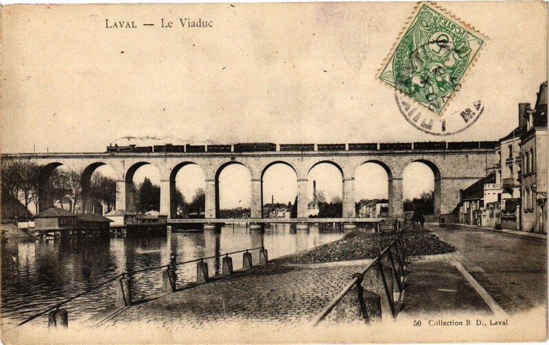 Carte postale ancienne Laval-Le Viaduc à Laval