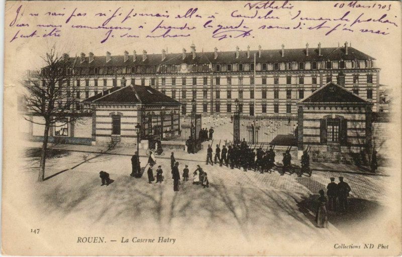 Carte postale ancienne Rouen - La caserne hatry à Rouen
