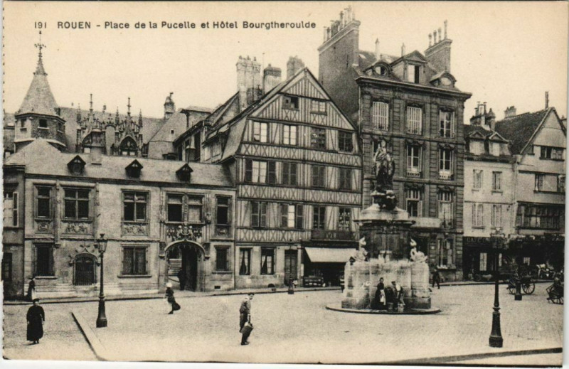 Carte postale ancienne Rouen - Place de la pucelle à Rouen