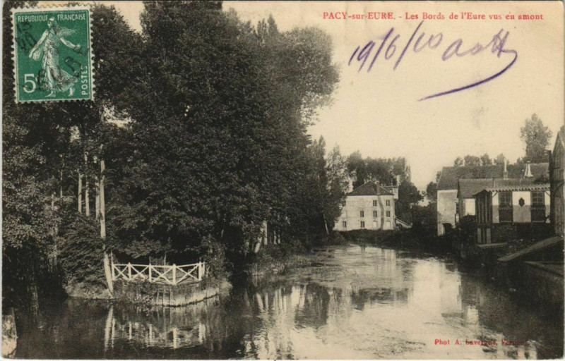 Carte postale ancienne Pacy-sur-Eure Bords de l'Eure Vus en Amont à Pacy-sur-Eure