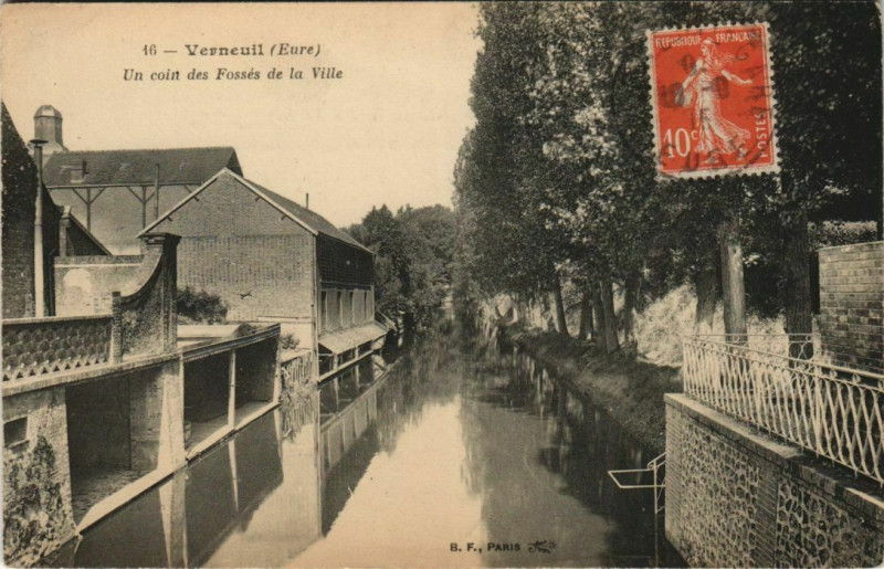 Carte postale ancienne Verneuil-sur-Avre Un Coin des Fosses de la Ville