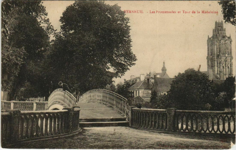 Carte postale ancienne Verneuil-sur-Avre Les Promenades et Tour de la Madeleine