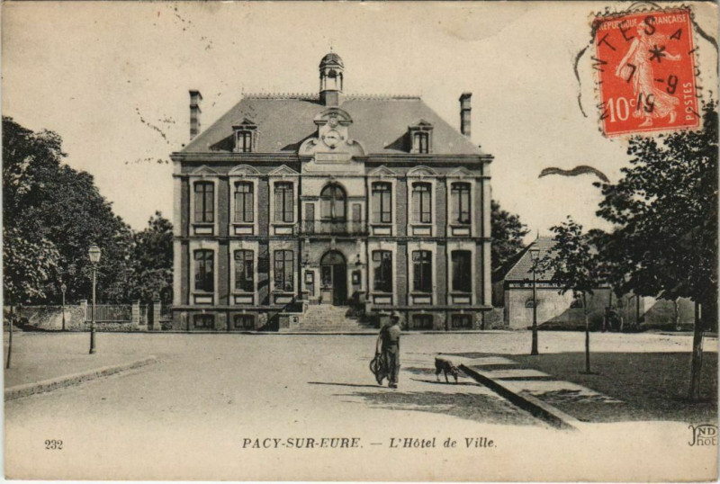 Carte postale ancienne Pacy-sur-Eure L'Hotel de Ville à Pacy-sur-Eure