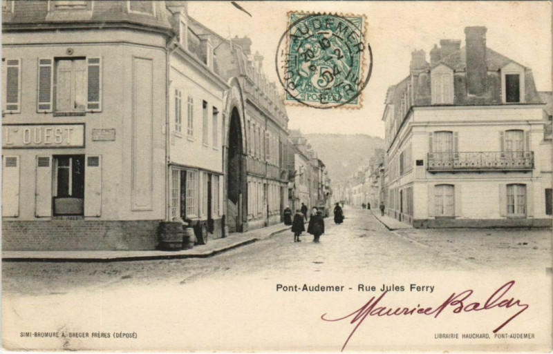 Carte postale ancienne Pont-Audemer Rue Jules Ferry à Pont-Audemer