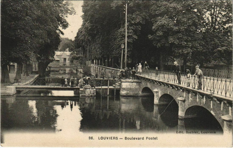 Carte postale ancienne Louviers Boulevard Postel à Louviers
