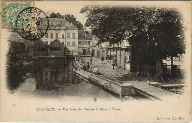 Carte postale ancienne Louviers Vue prise du Pont de la Place d'Evreux à Louviers