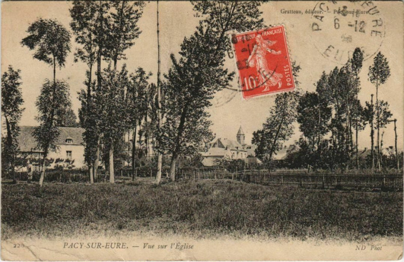 Carte postale ancienne Pacy-sur-Eure Vue sur l'Eglise à Pacy-sur-Eure