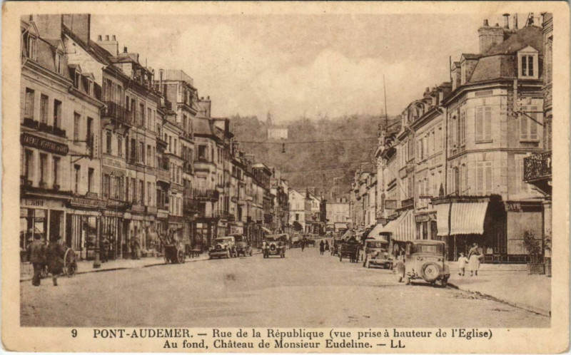 Carte postale ancienne Pont-Audemer Rue de la Republique à Pont-Audemer