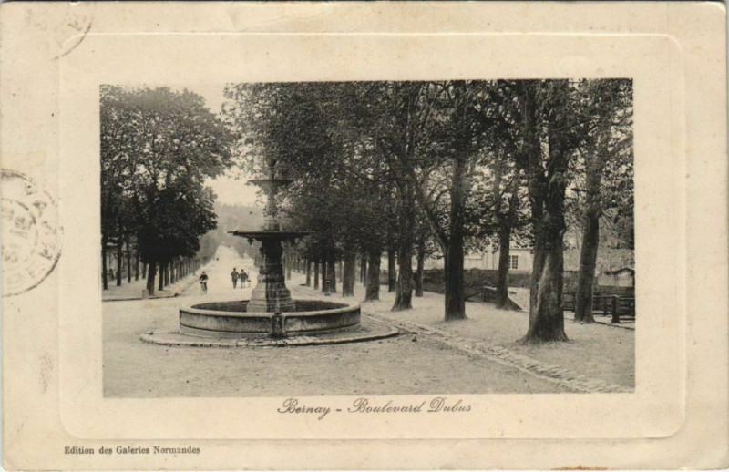 Carte postale ancienne Bernay Boulevard Dubus à Bernay