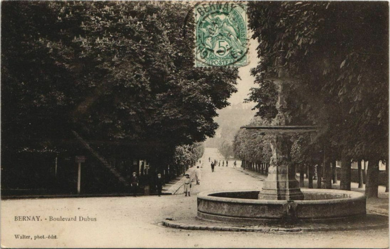 Carte postale ancienne Bernay Boulevard Dubus à Bernay