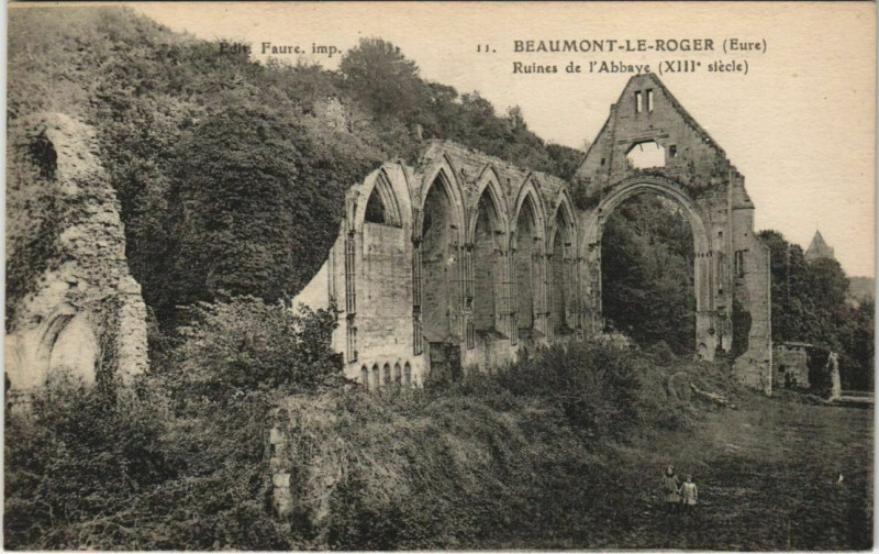 Carte postale ancienne Beaumont-le-Roger Ruines de l'Abbaye à Beaumont-le-Roger