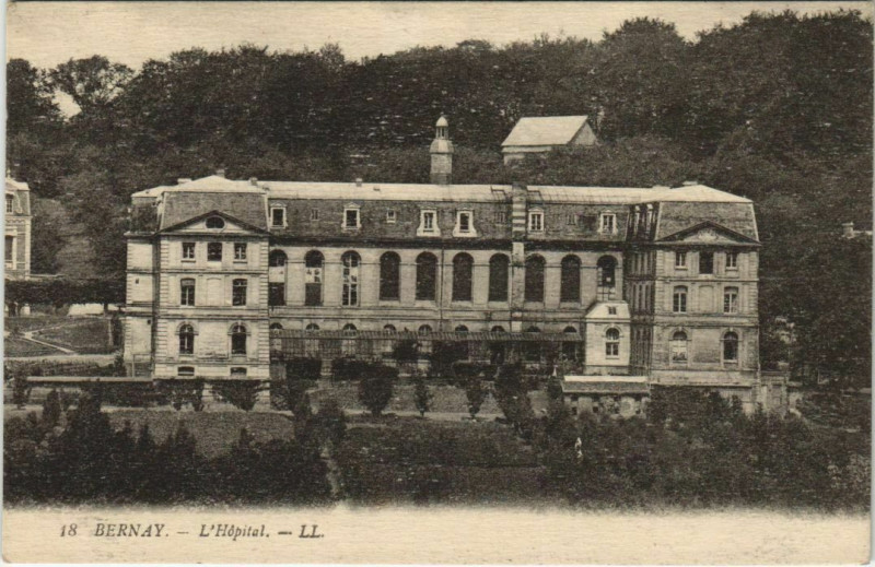 Carte postale ancienne Bernay L'Hopital à Bernay