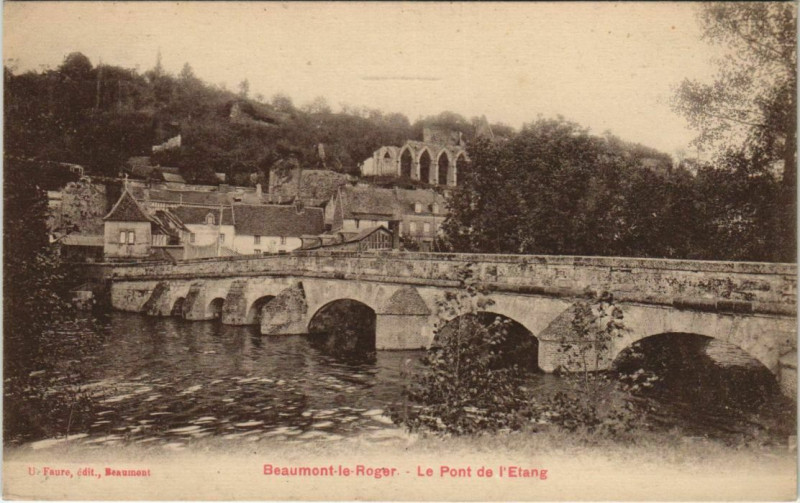 Carte postale ancienne Beaumont-le-Roger Le Pont de l'Etang à Beaumont-le-Roger