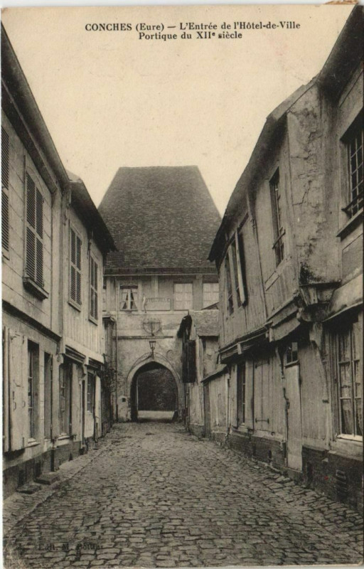 Carte postale ancienne Conches-en-Ouche L'Entree de l'Hotel de Ville à Conches-en-Ouche