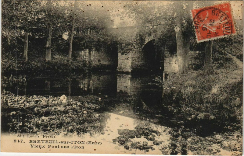 Carte postale ancienne Breteuil-sur-Iton Vieux Pont sur l'Iton à Breteuil