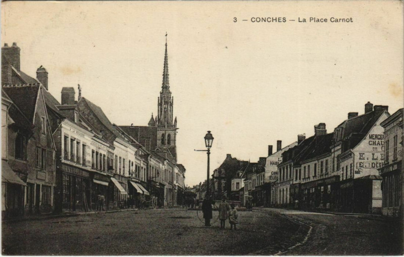 Carte postale ancienne Conches-en-Ouche La Place Carnot à Conches-en-Ouche