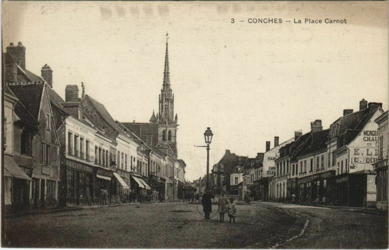 Carte postale ancienne Conches-en-Ouche La Place Carnot à Conches-en-Ouche