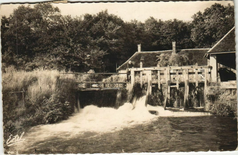 Carte postale ancienne Breteuil-sur-Iton Deversoir et Vannage de l'Iton au Moulin du Baa à Breteuil