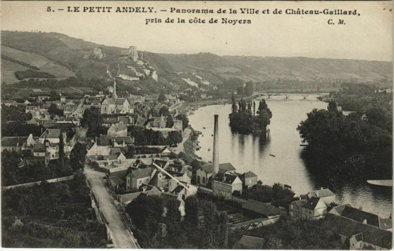 Carte postale ancienne Les Andelys Le Petit-Andely - Panorama de la Ville aux Andelys