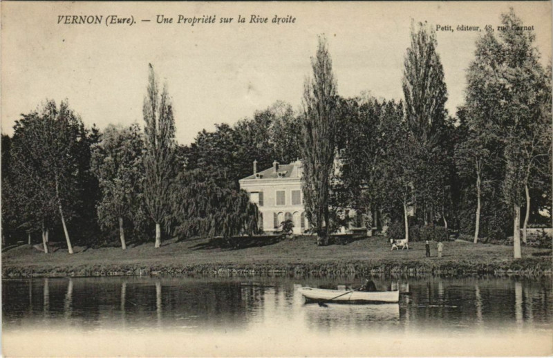 Carte postale ancienne Vernon Une Propriete sur la Rive Droite à Vernon