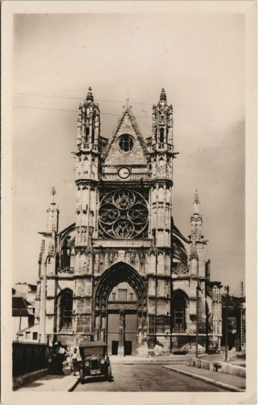 Carte postale ancienne Vernon L'Eglise à Vernon