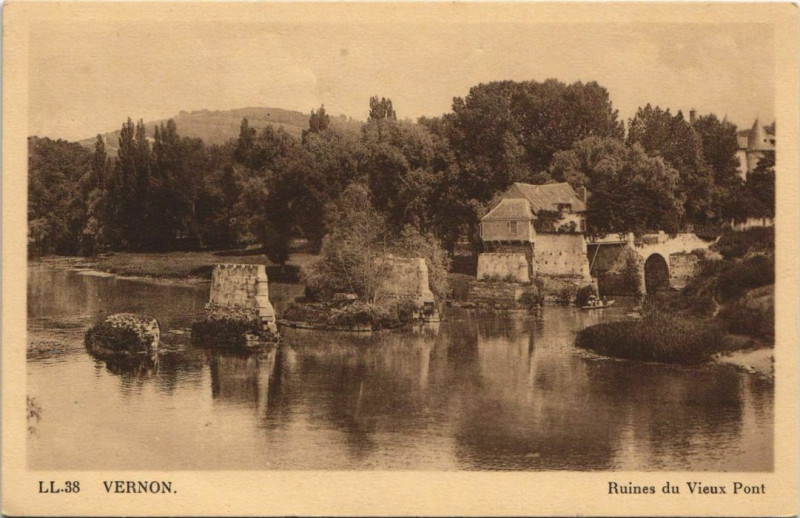 Carte postale ancienne Vernon Ruines du Vieux Pont à Vernon