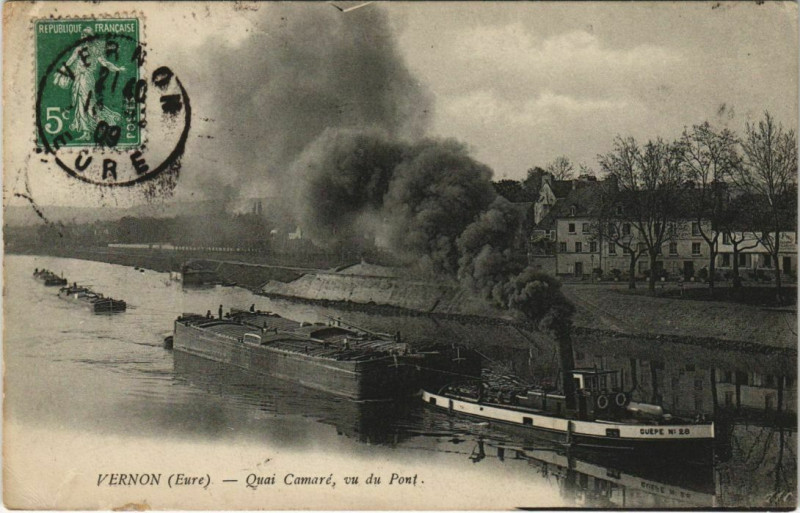 Carte postale ancienne Vernon Quai Camare - Vu du Pont à Vernon