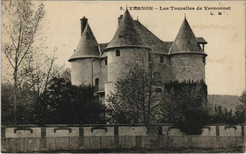 Carte postale ancienne Vernon Les Tourelles de Vernonnet à Vernon
