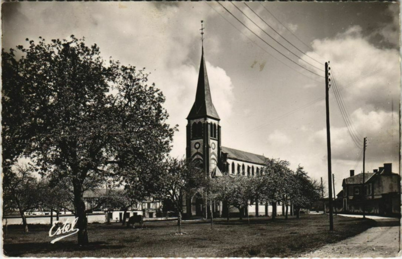 Carte postale ancienne La Couture-Boussey L'Eglise à La Couture-Boussey