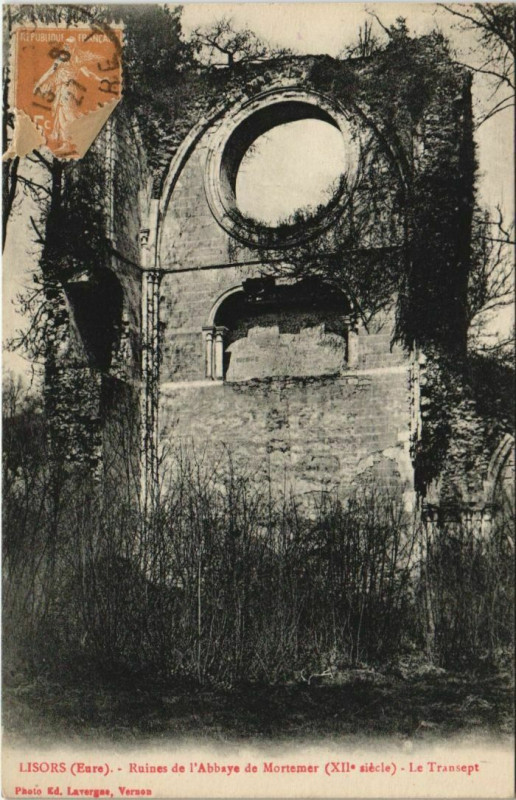 Carte postale ancienne Lisors Ruines de l'Abbaye de Mortemer - Le Transept à Lisors