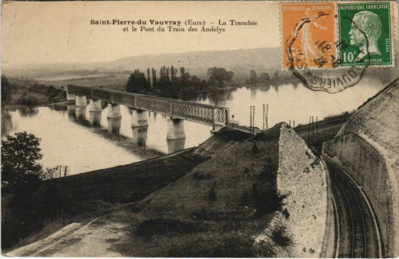 Carte postale ancienne Saint-Pierre-du-Vauvray La Tranchee et le Pont du Train à Saint-Pierre-du-Vauvray