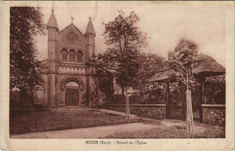 Carte postale ancienne Muids Portail de l'Eglise à Muids