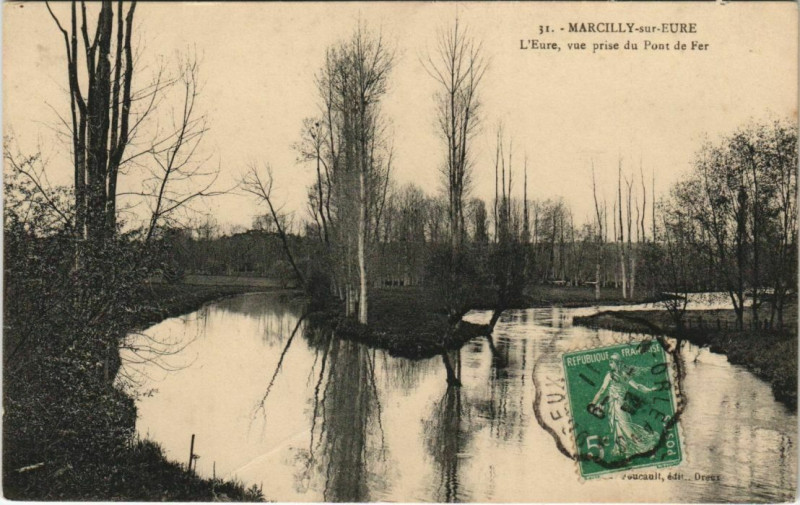 Carte postale ancienne Marcilly-sur-Eure L'Eure - Vue prise du Pont de Fer à Marcilly-sur-Eure