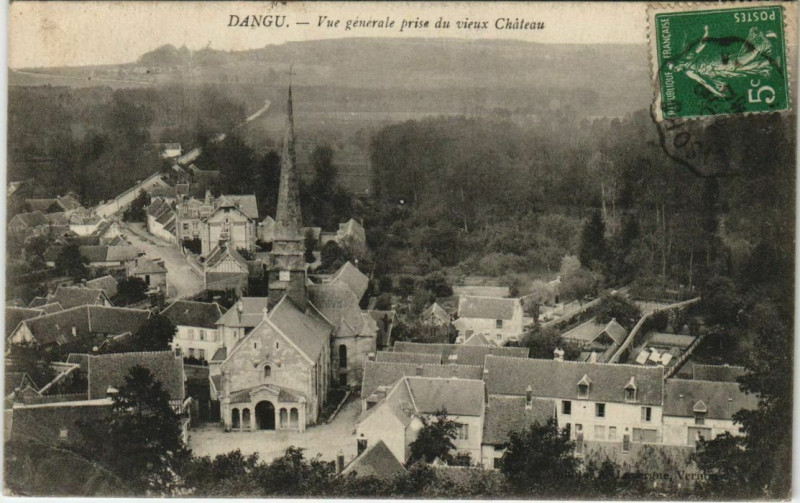 Carte postale ancienne Dangu Vue Generale prise du Vieux Chateau à Dangu