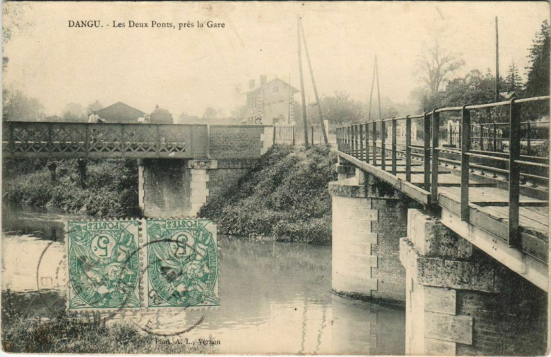 Carte postale ancienne Dangu Les Deux Ponts - pres la Gare à Dangu