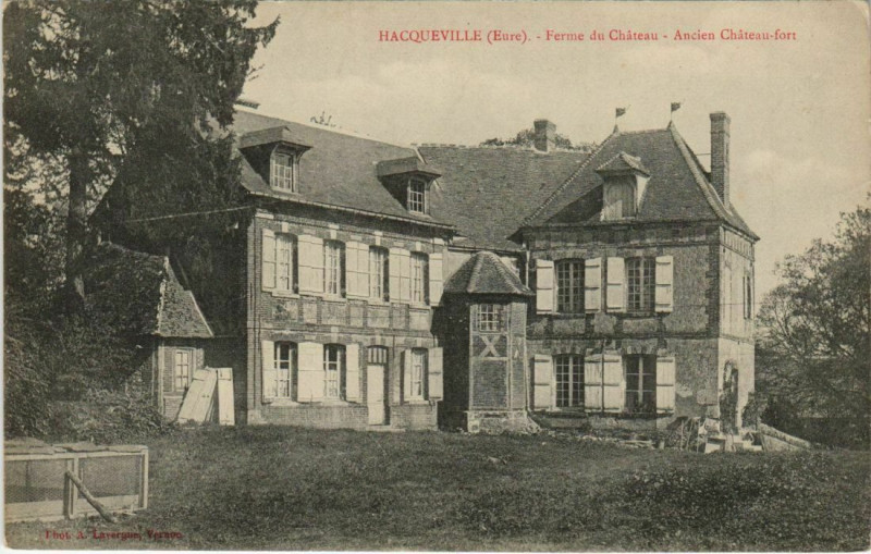 Carte postale ancienne Hacqueville Ferme du Chateau - Ancien Chateau-Fort à Hacqueville