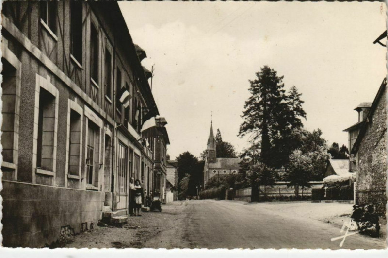 Carte postale ancienne Douville-sur-Andelle Le Centre du Bourg à Douville-sur-Andelle