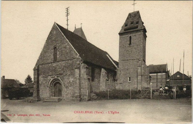 Carte postale ancienne Charleval L'Eglise à Charleval