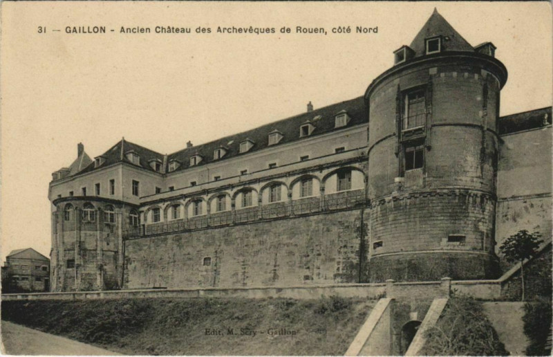 Carte postale ancienne Gaillon Ancien Chateau des Archeveques de Rouen - Cote Nord à Gaillon