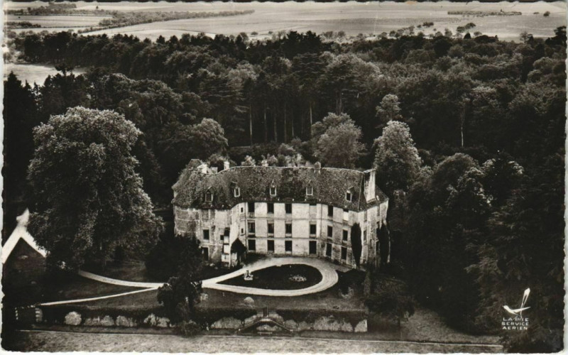 Carte postale ancienne Harcourt Le Chateau à Harcourt