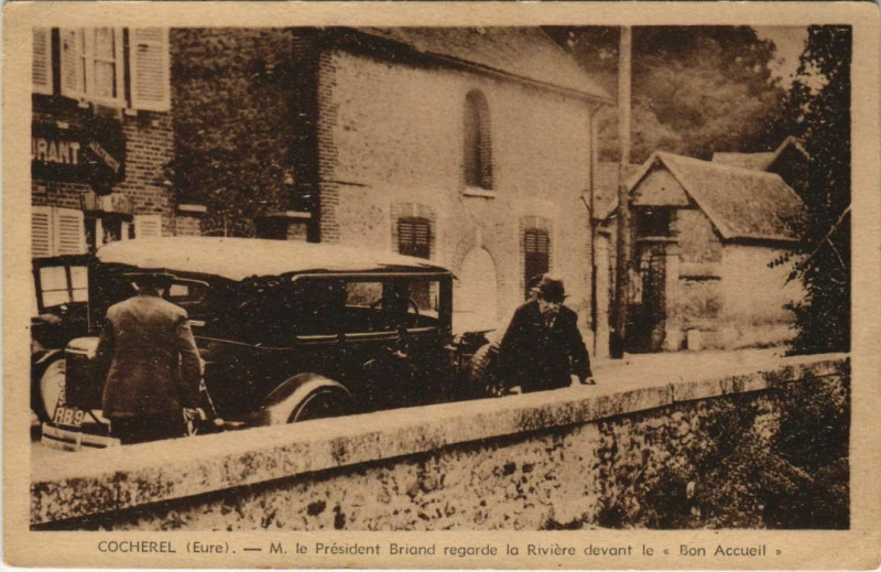 Carte postale ancienne Cocherel M. le President Briand