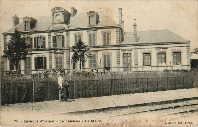 Carte postale ancienne Le Fidelaire La Mairie - Environs d'Evreux au Fidelaire
