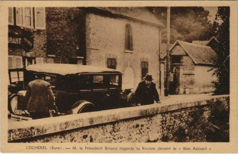 Carte postale ancienne Cocherel M. le President Briand