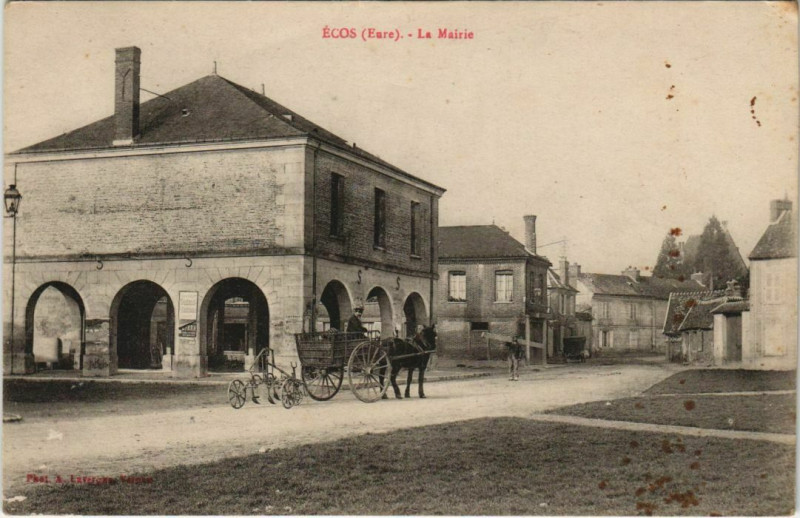 Carte postale ancienne Ecos La Mairie